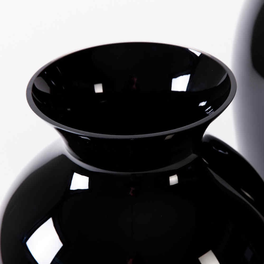 Flamant intire vase black