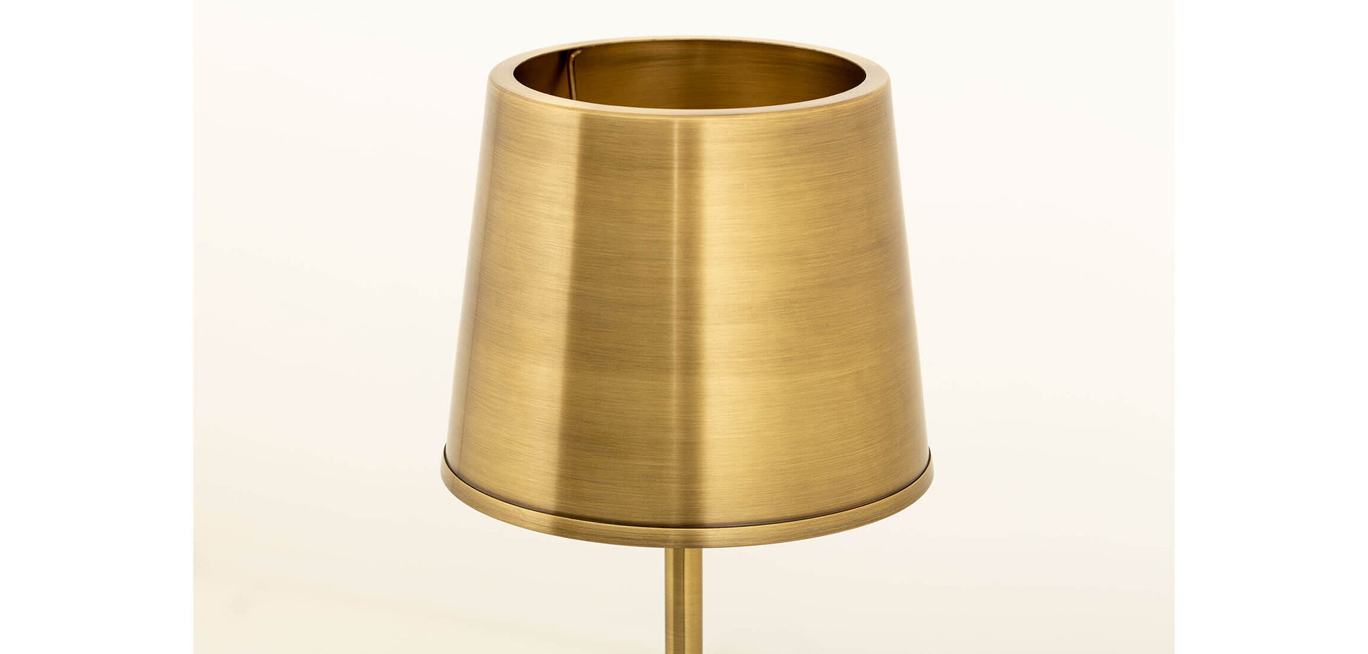 Flamant itai floor lamp with shade