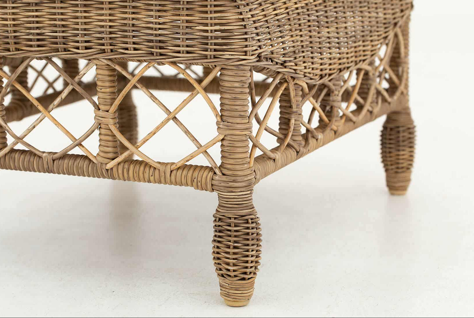 Flamant Empire garden pouf