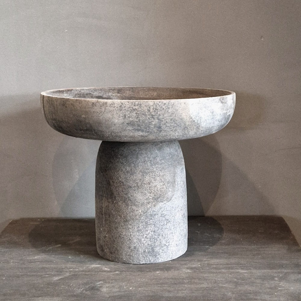 Luksa Kandra bowl on foot