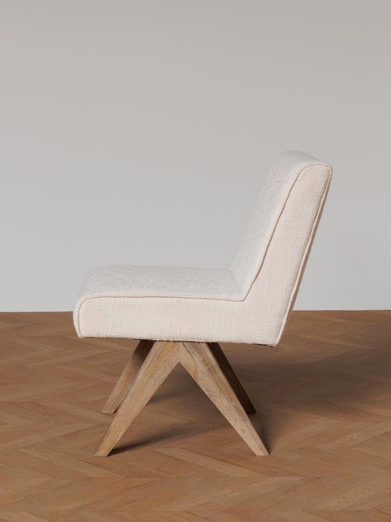 Chair Vivian