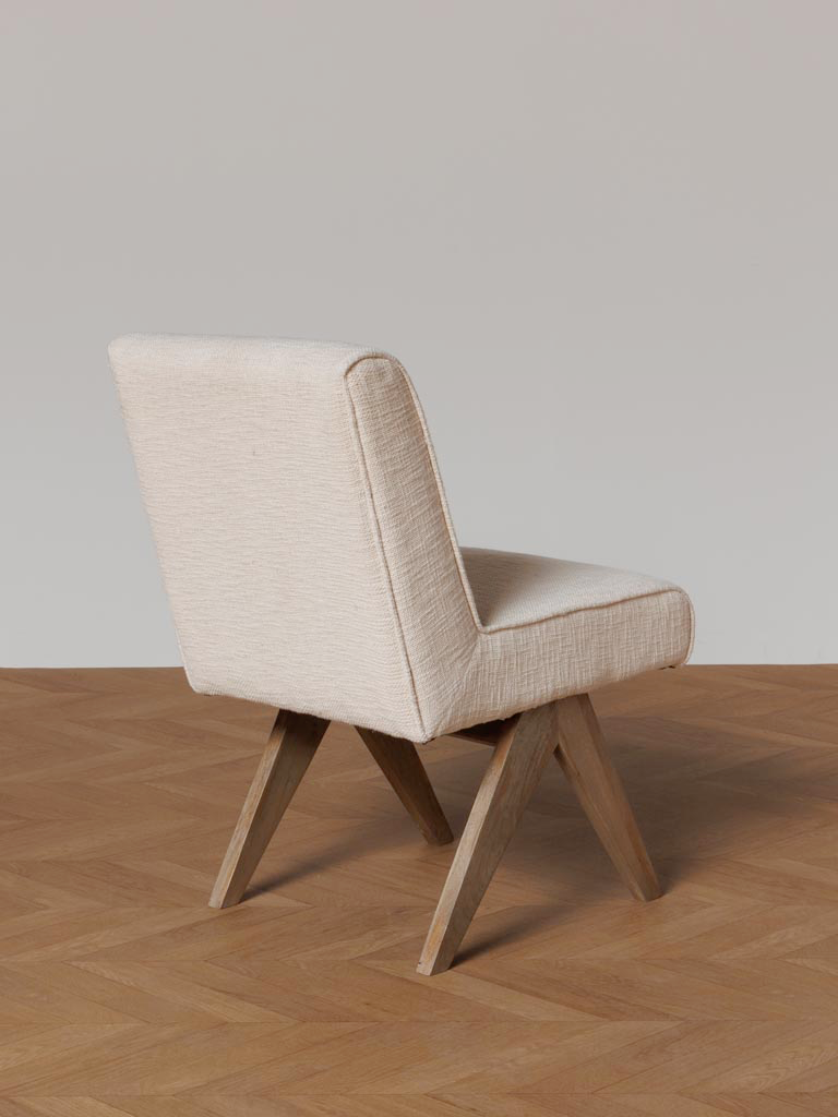 Chair Vivian
