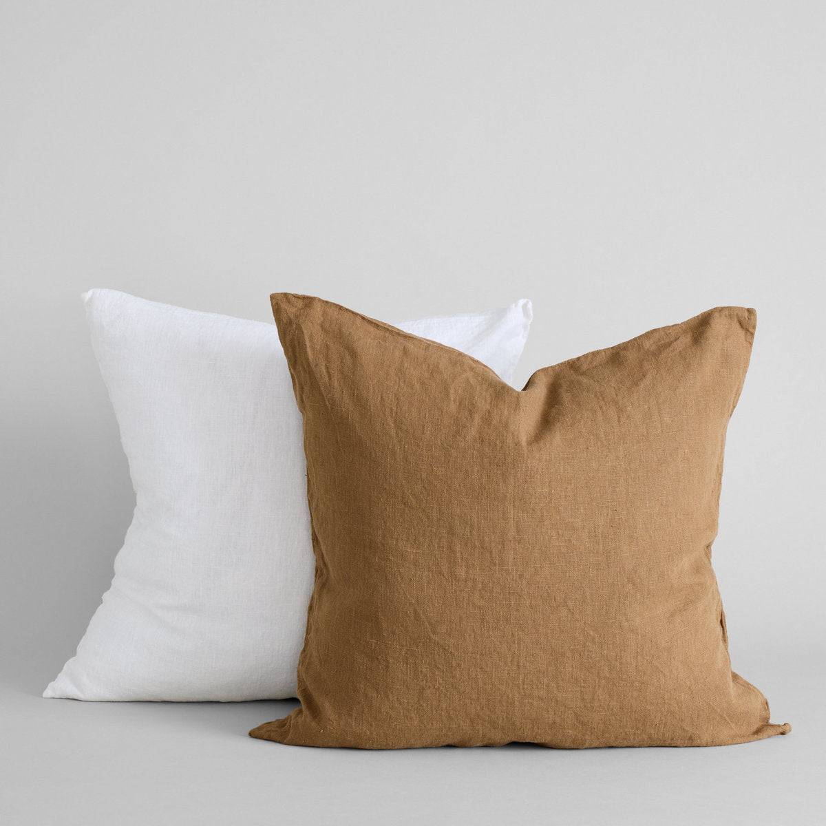 Aquavireo Kelly Linen Pillow, Plum