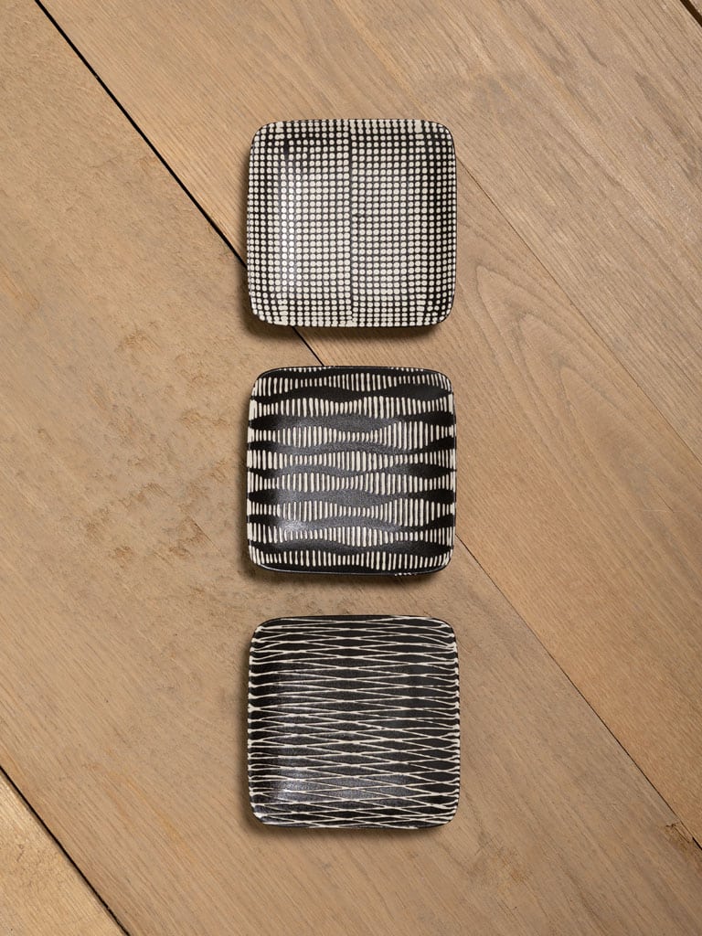 Chehoma Hakama small square plate