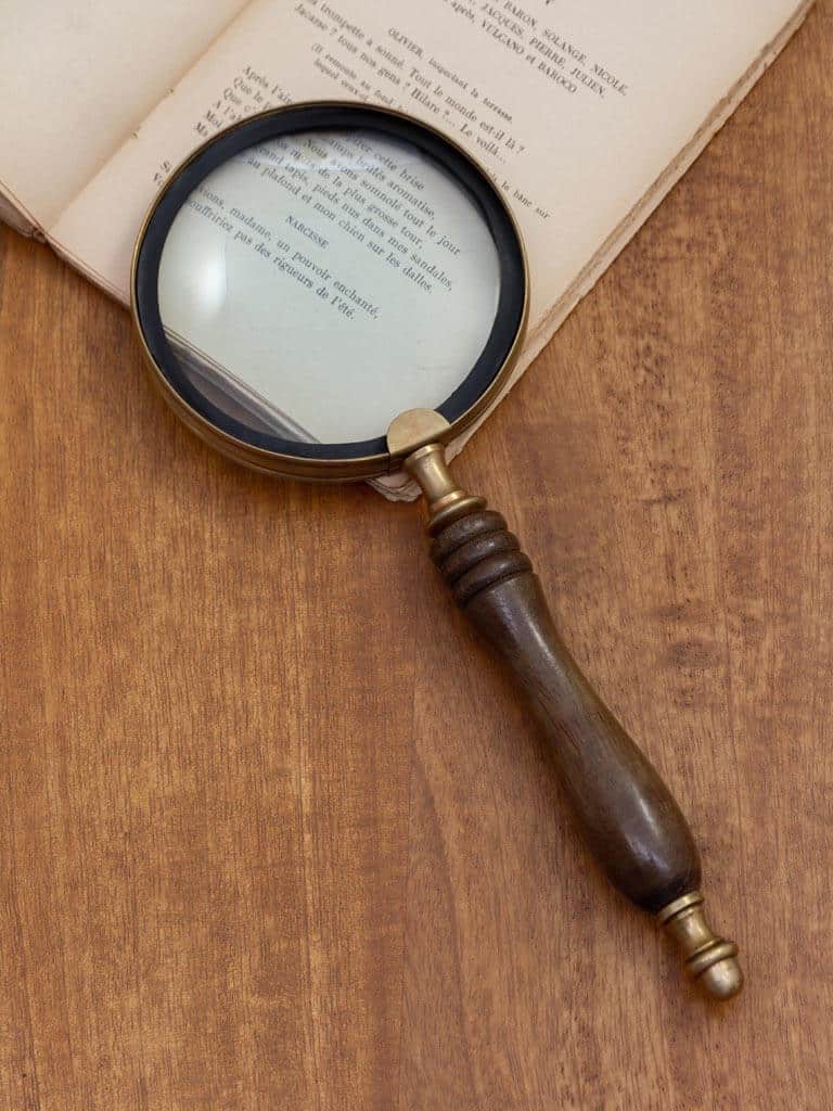 Chehoma Magnifier with wooden handle