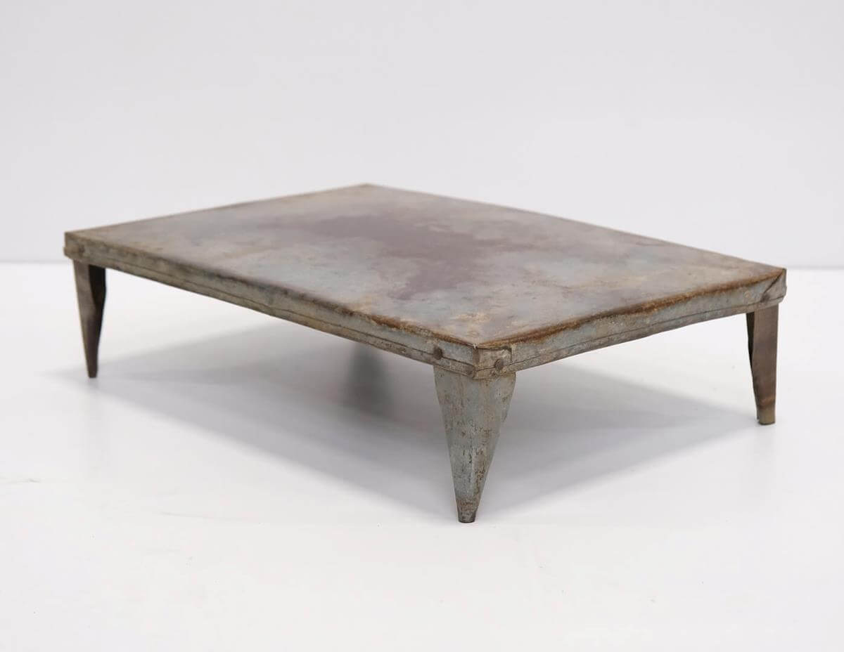 trademark living Metal tray with legs