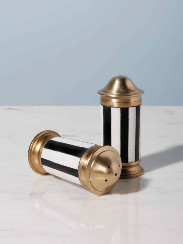Chehoma salt & pepper Antique