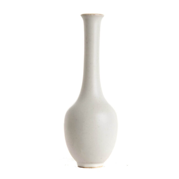 As vase celestial white